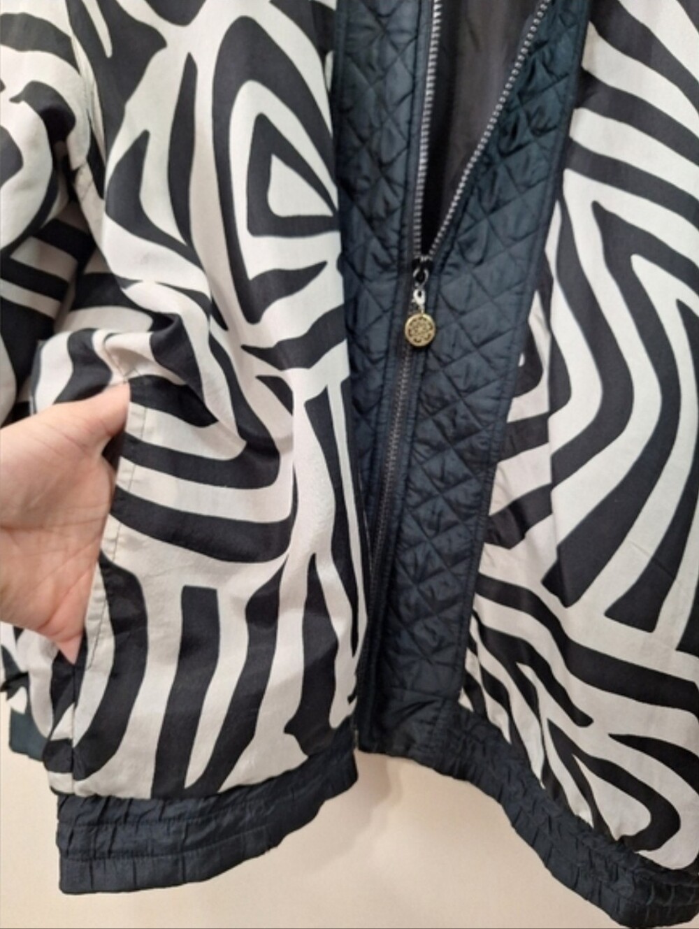 Vintage ​Anney California Black White Zebra Print Silk Bomber Jacket 1X - Picture 8 of 8